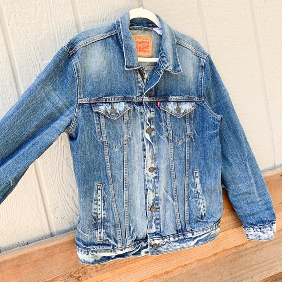 Levi’s classic vintage oversized cotton acid washed denim blue jean jacket - Picture 4 of 15